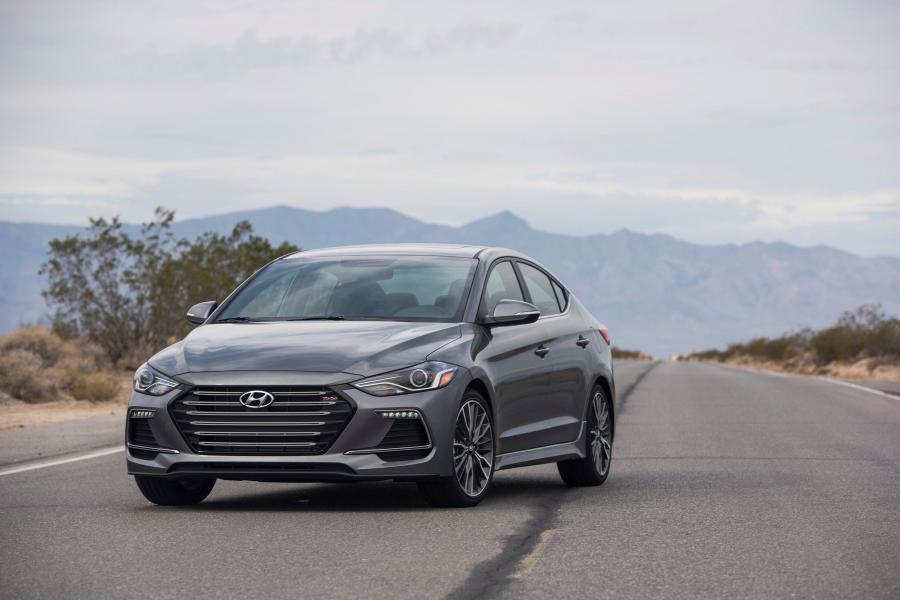  Hyundai Elantra Sport 2016 года  (NA) (фото 33 из 41)